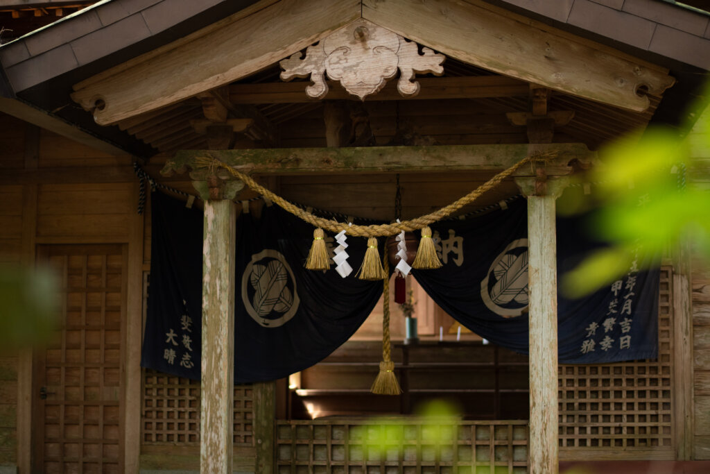 神社のしめ縄